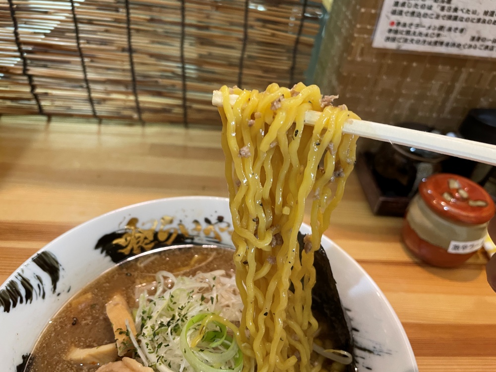 もっちりとした太麺