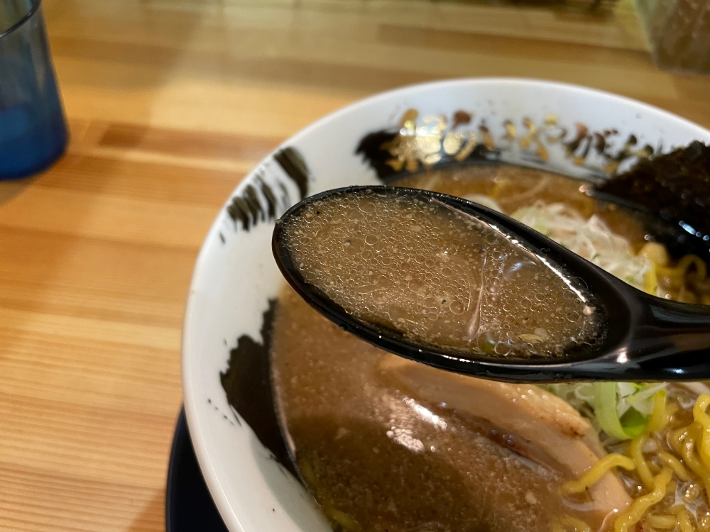 濃厚でコクのあるスープ