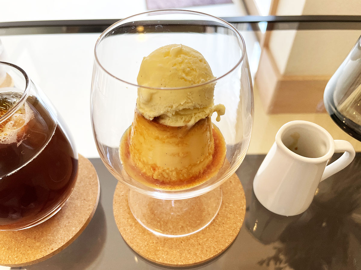 Ten coffee and bake