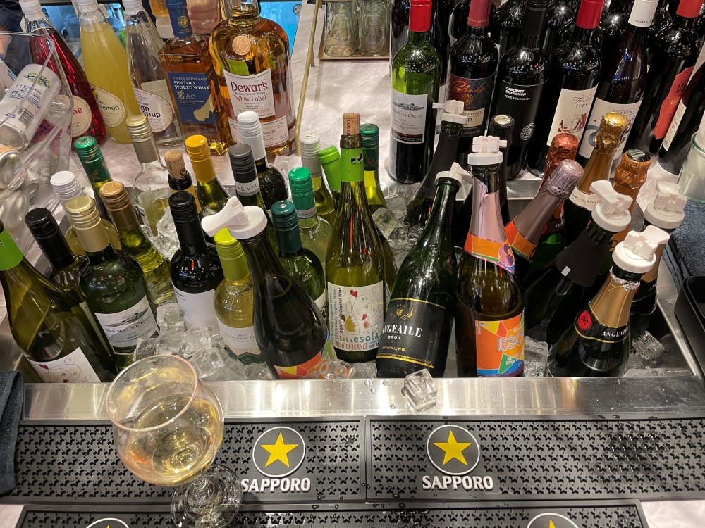 ビュッフェ式の飲み放題