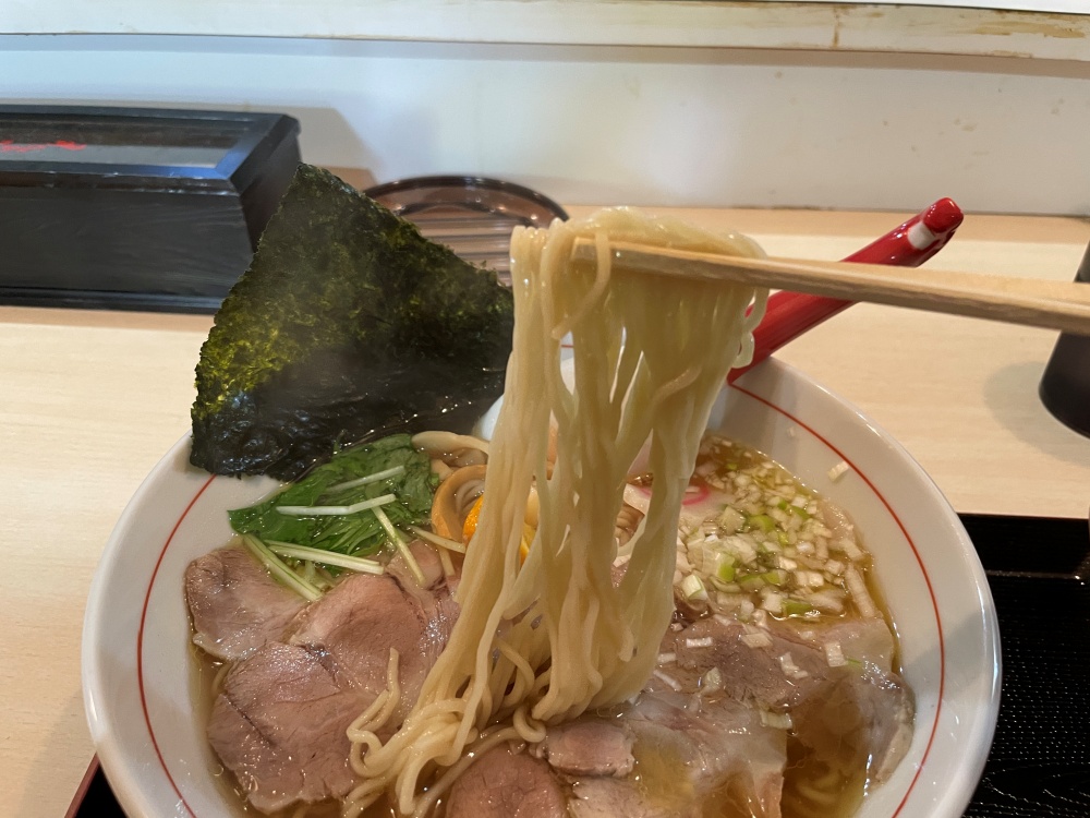 昔ながらの細麺
