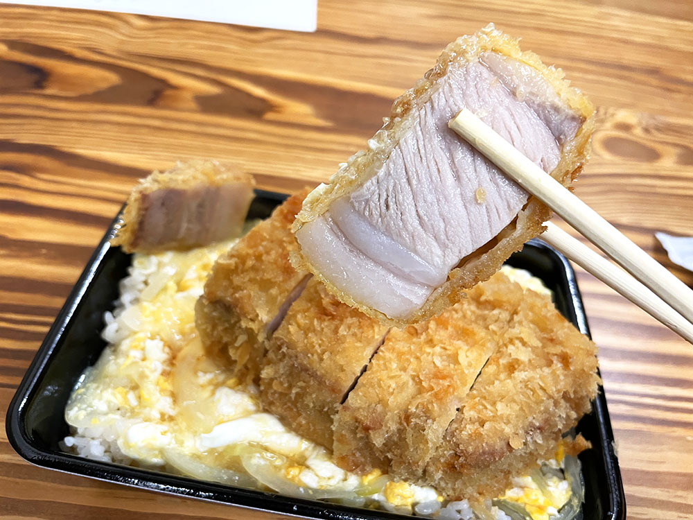 分厚く柔らかいカツ