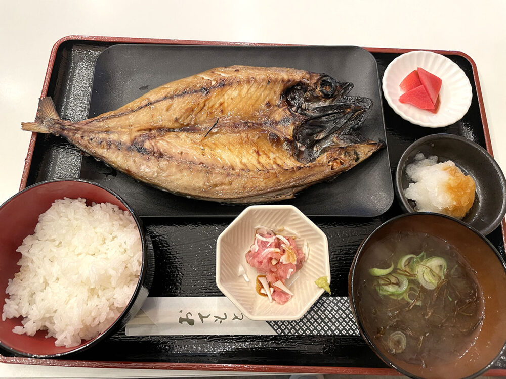 三特定食ひもの金華さば