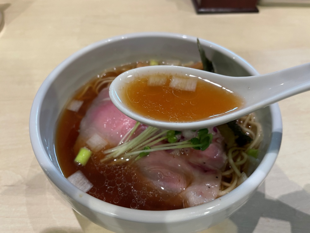 鯵が香る淡麗スープ