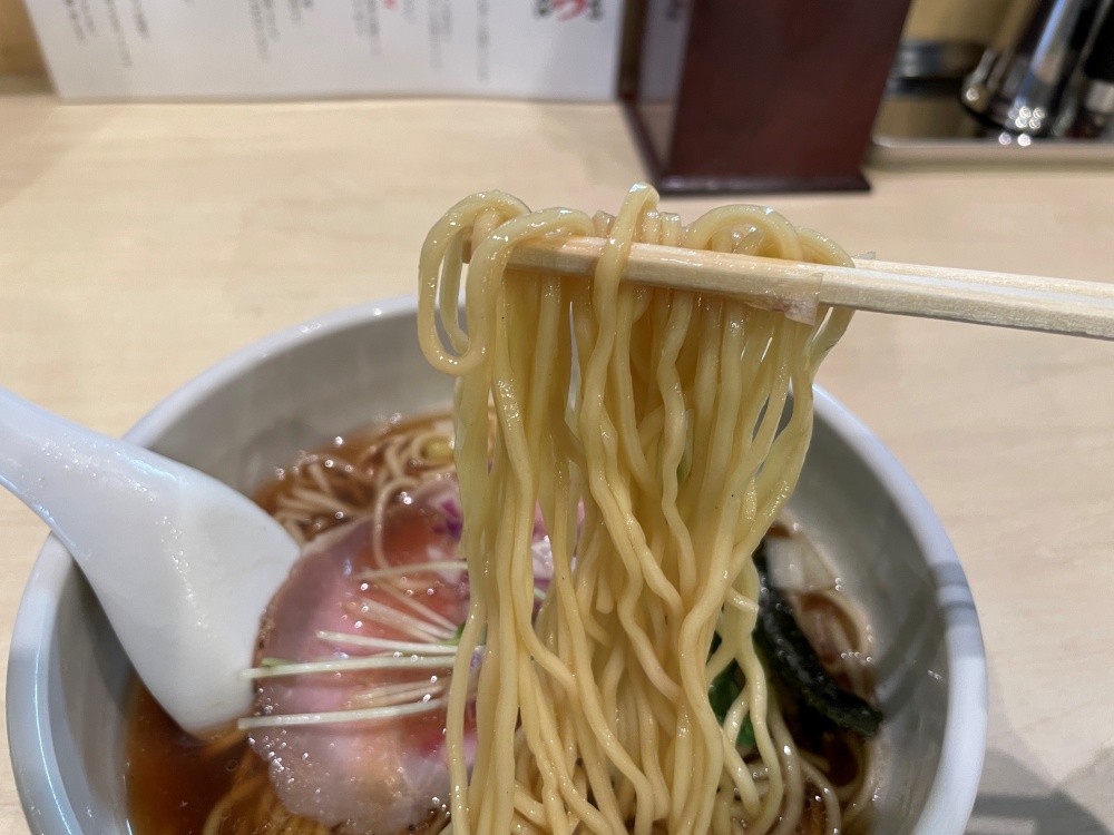 ストレートの細麺