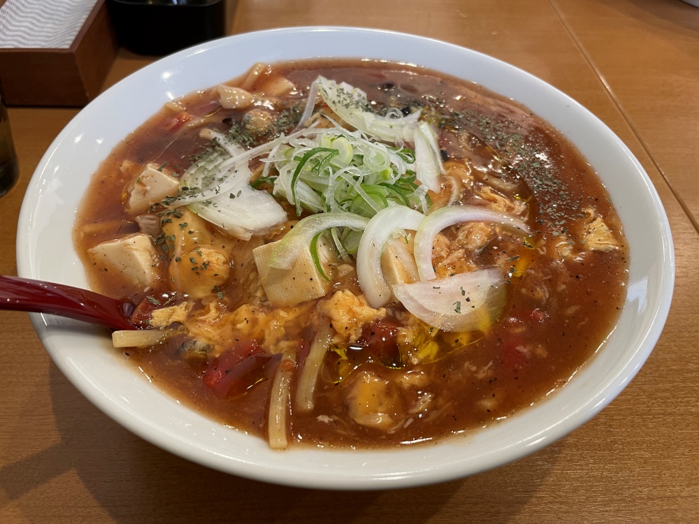 ボリューミーな酸辣湯麺