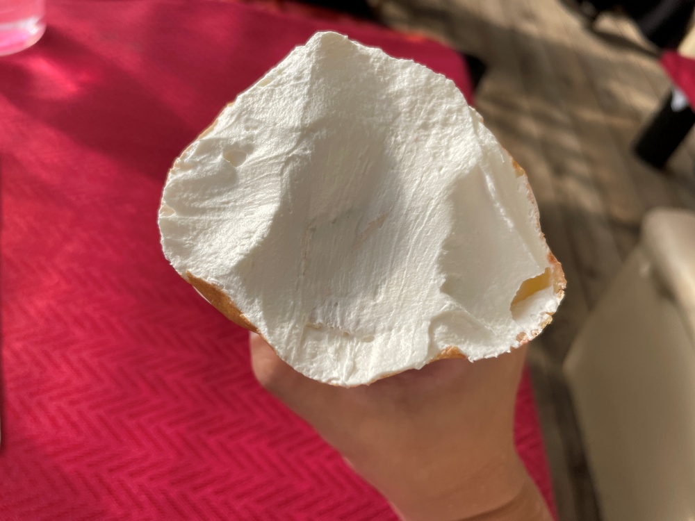 生クリームたっぷり
