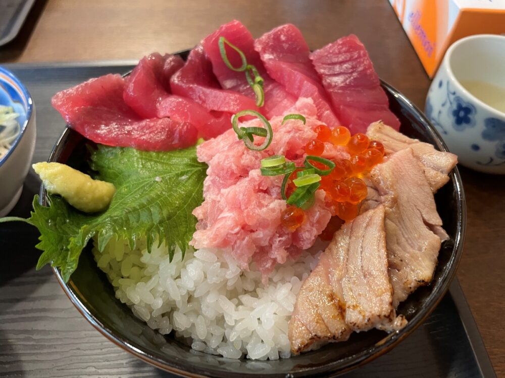 天然生マグロの丼ぶり