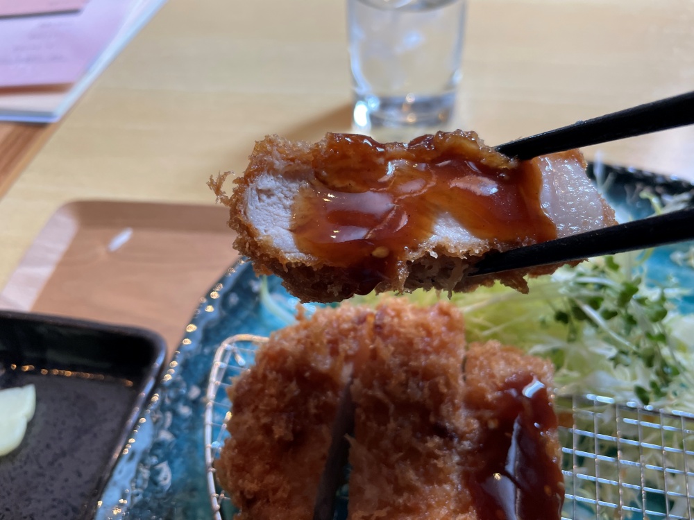 ソースをかけたカツ