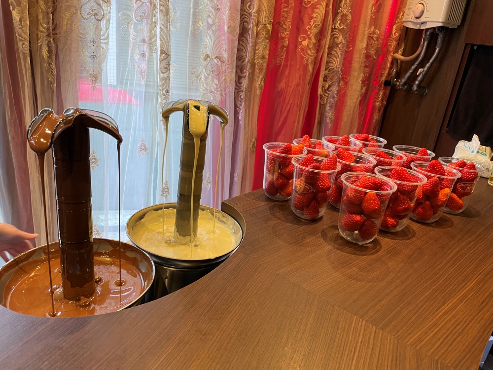 チョコを流す機械