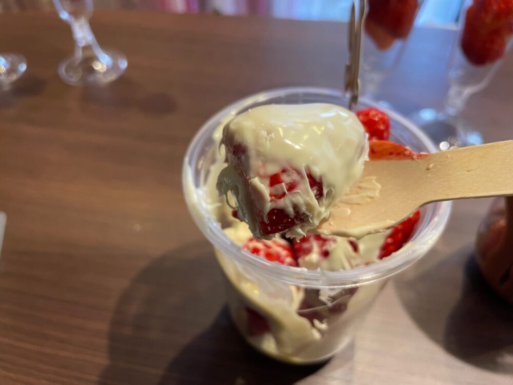 ホワイトチョコと苺