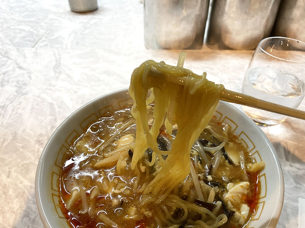 ぷりんとした中華麺