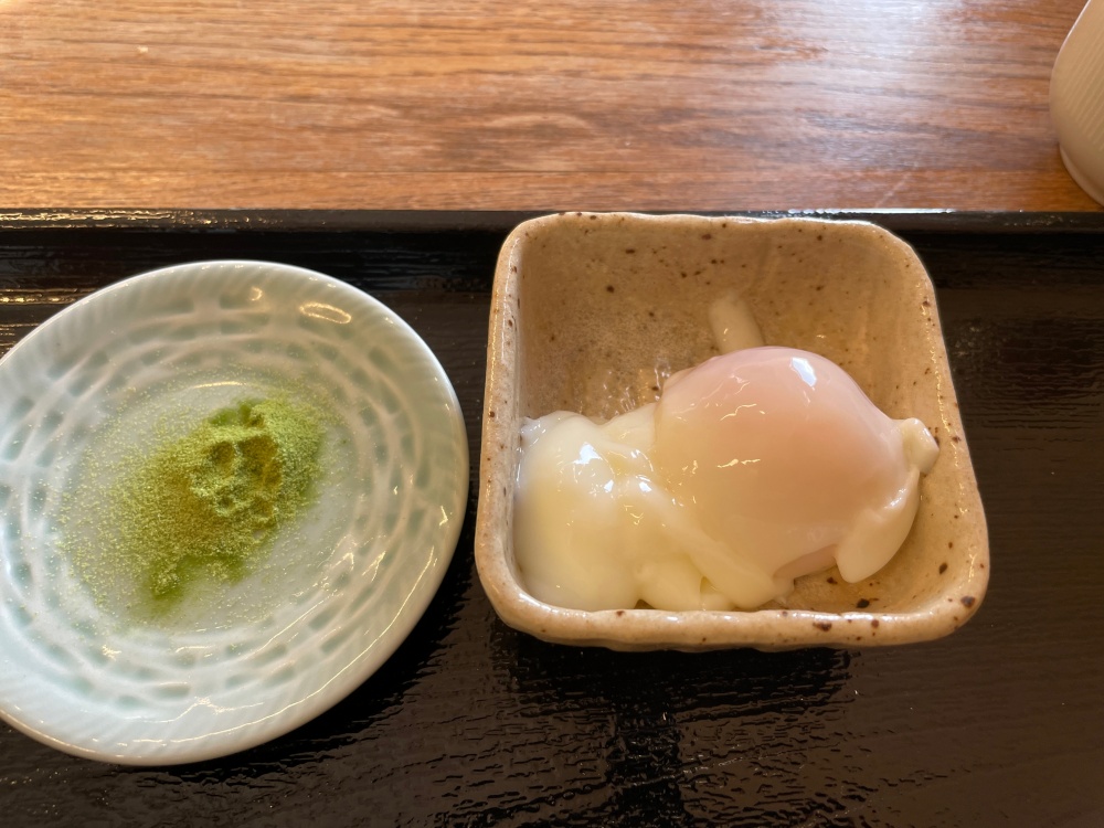 温泉卵と抹茶塩