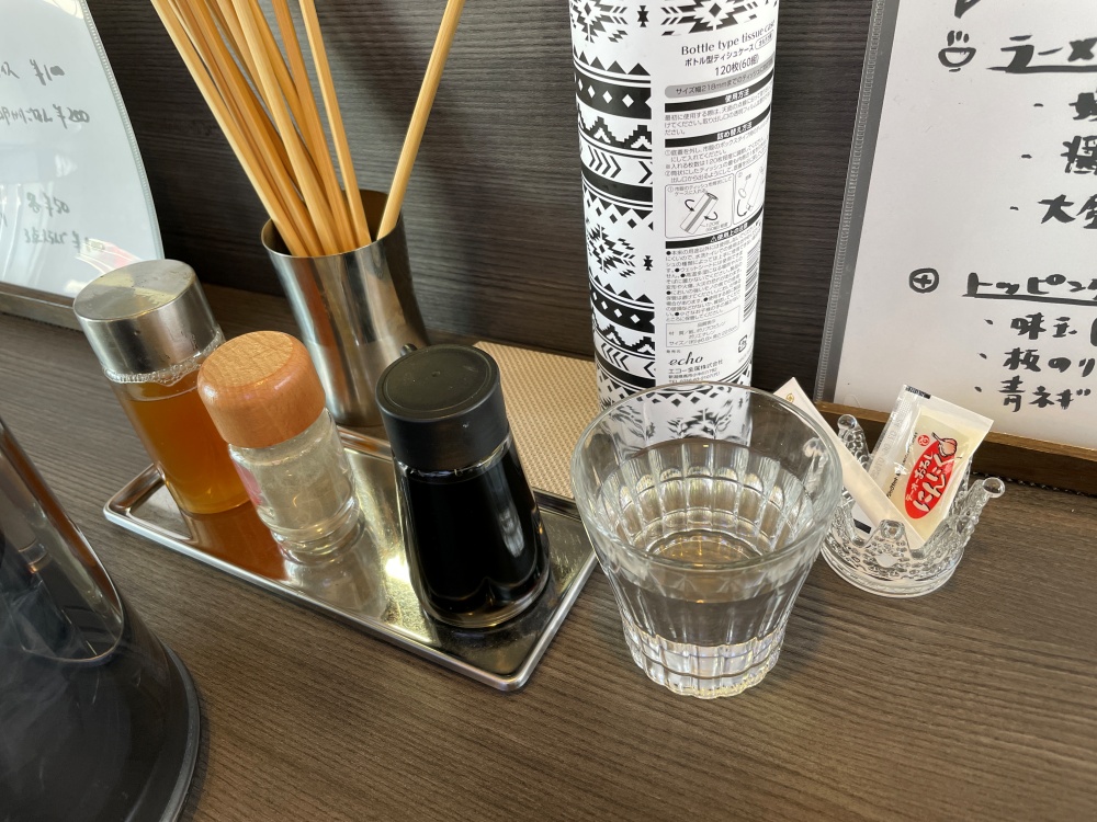 カウンターの調味料