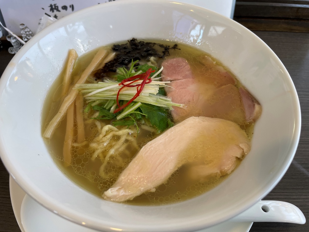 鮮魚を使った塩ラーメン