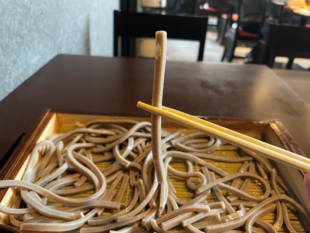 そびえ立つ蕎麦