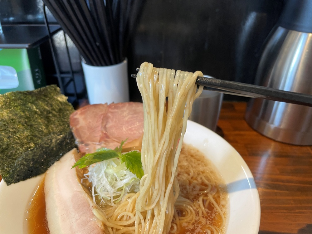 ストレートの細麺