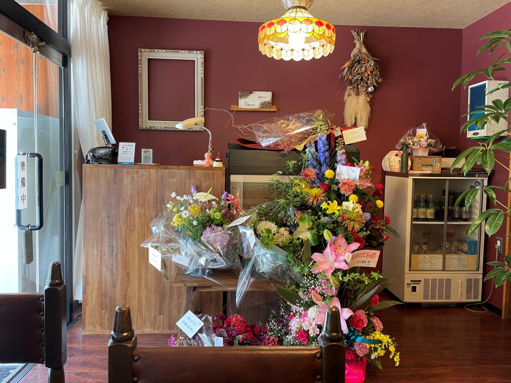 店内に飾られた祝い花