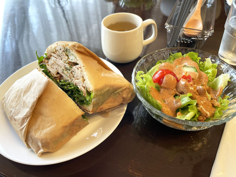 サンマルチキンサンド