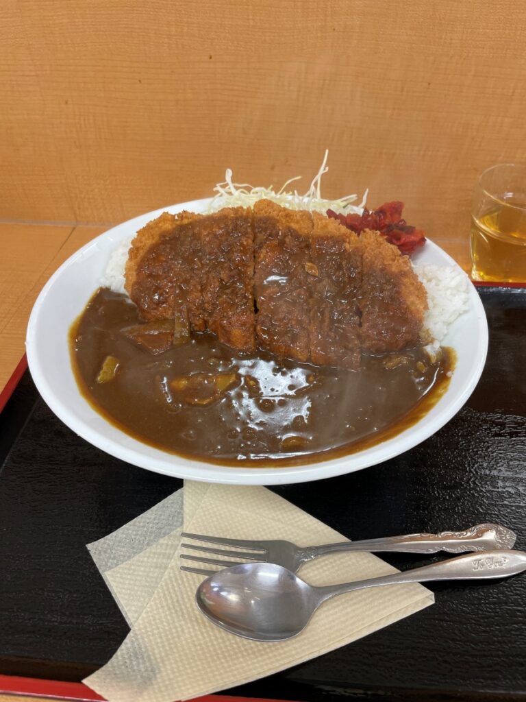 食堂花邑のカツカレー