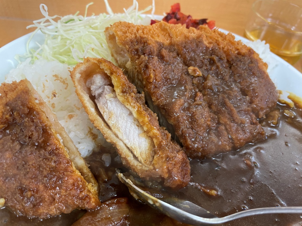 揚げたてのカツ