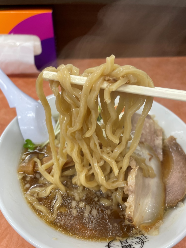 ぶりぶりの太麺