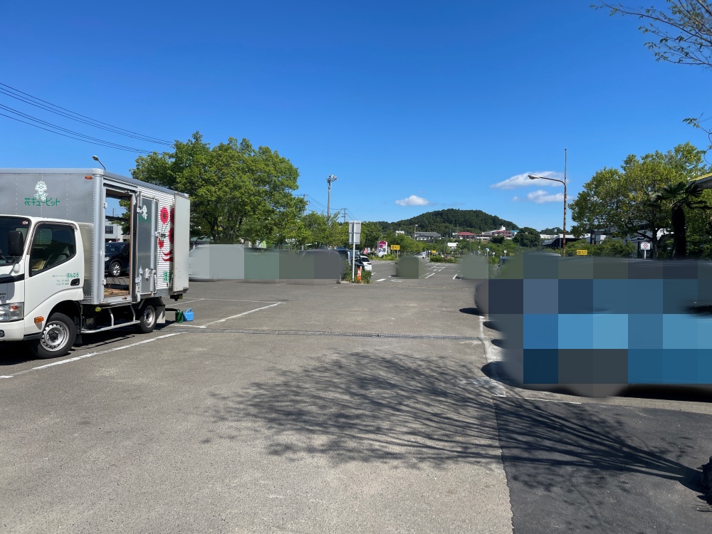 コナズ珈琲利府の駐車場