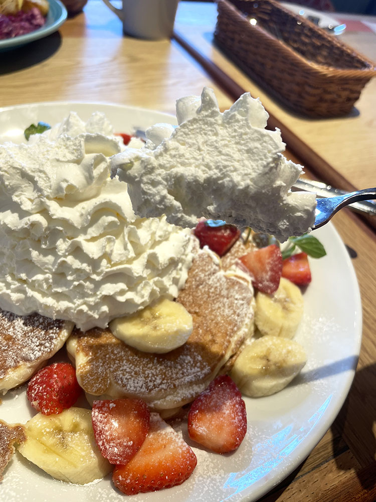 たっぷりの生クリーム