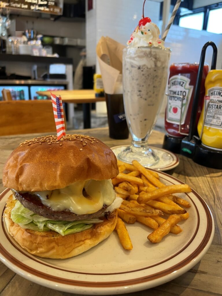 WILLIE’sのハンバーガーとシェイク