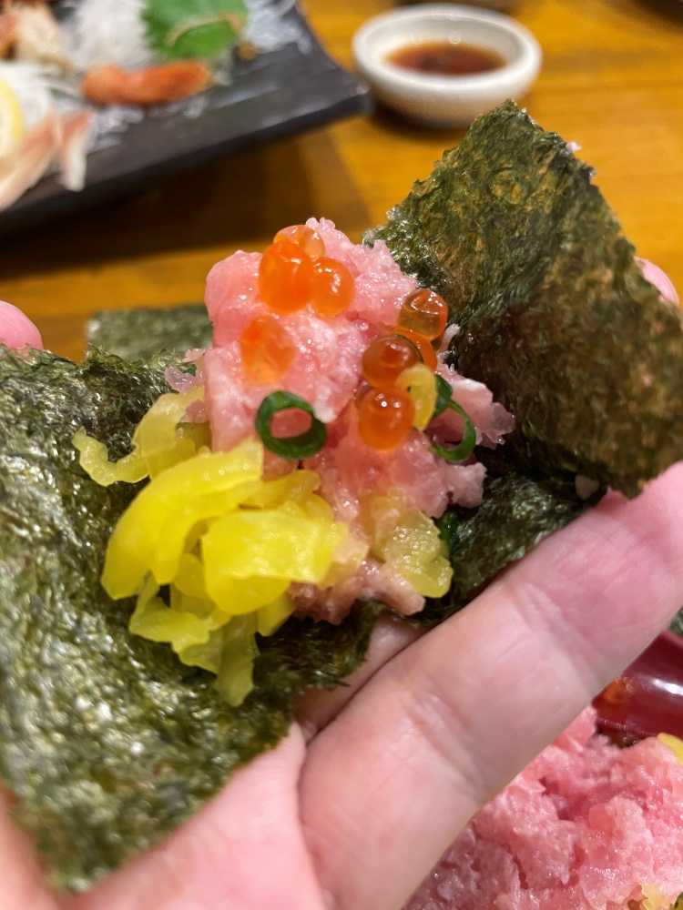 ネギトロとたくあん海苔巻き
