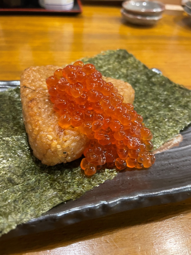 こぼれいくらの焼きおにぎり