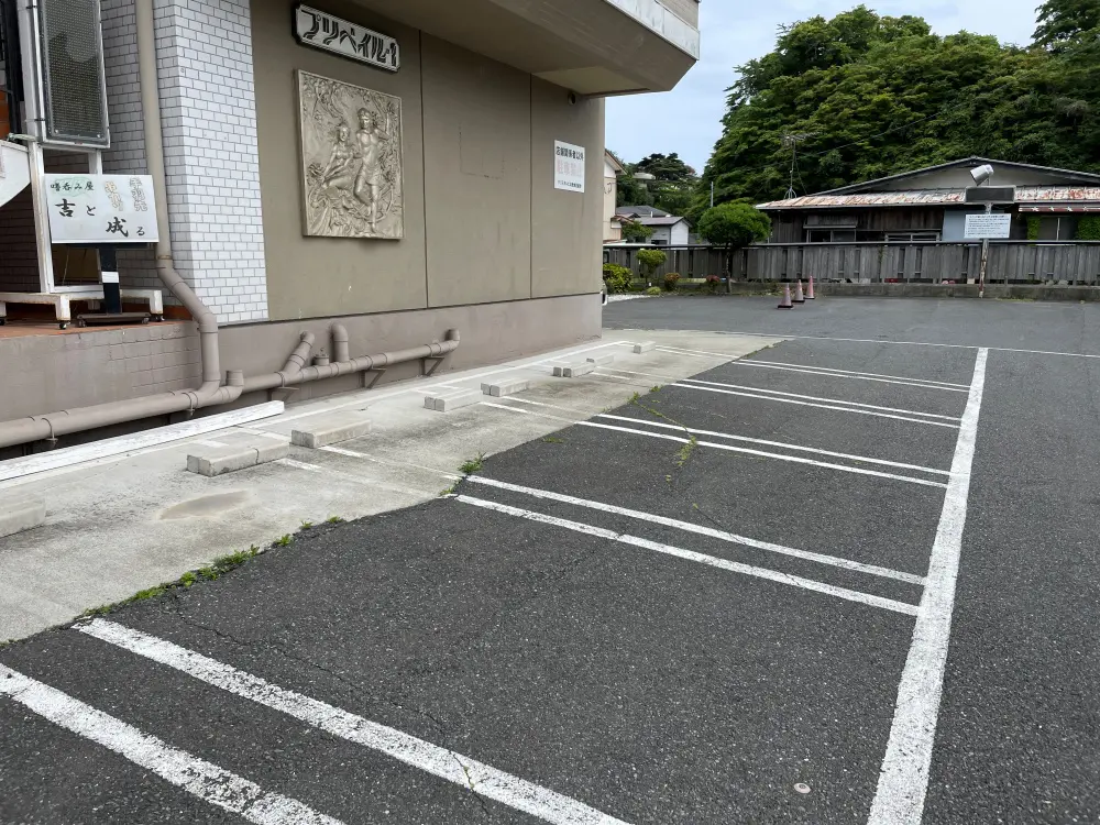 松島サンドウィッチストアの駐車場