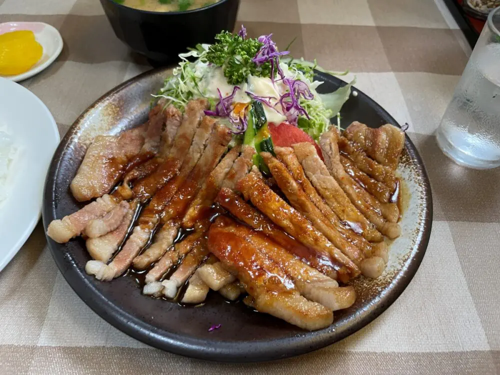 盛りの良い焼肉定食