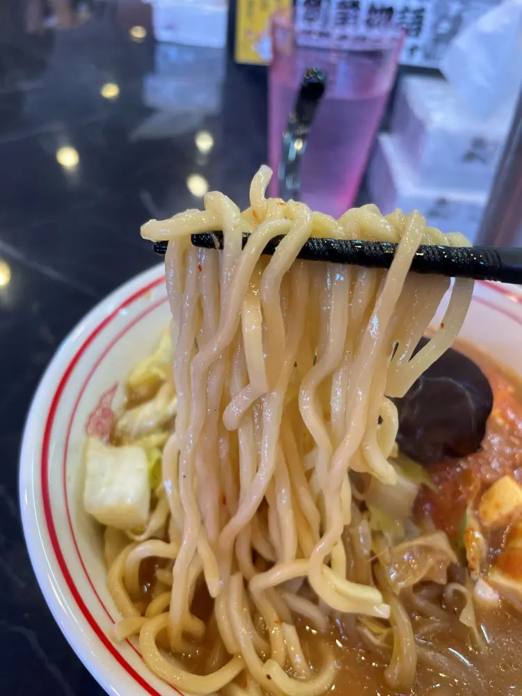 つるもちな中太麺