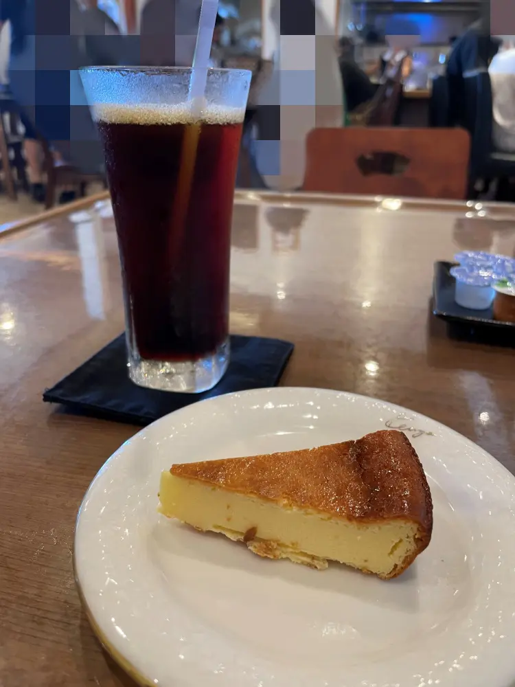 アイスコーヒーとチーズケーキ