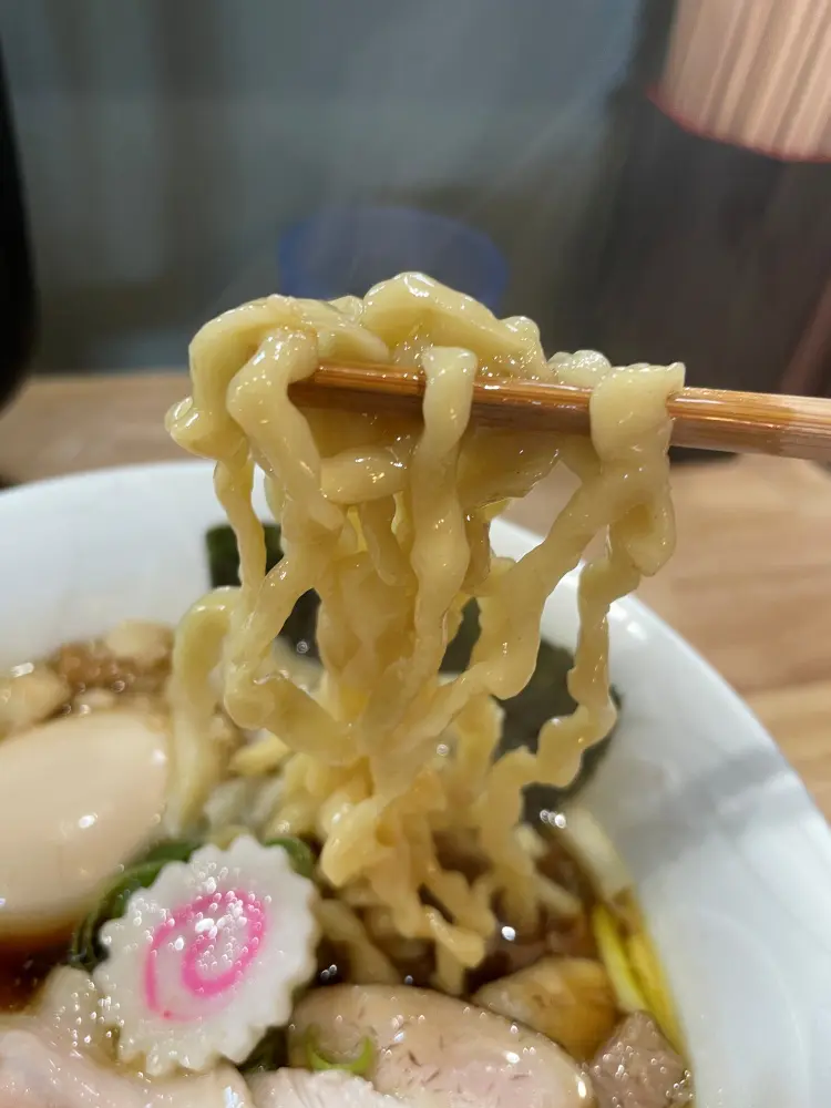 平打縮れ太麺