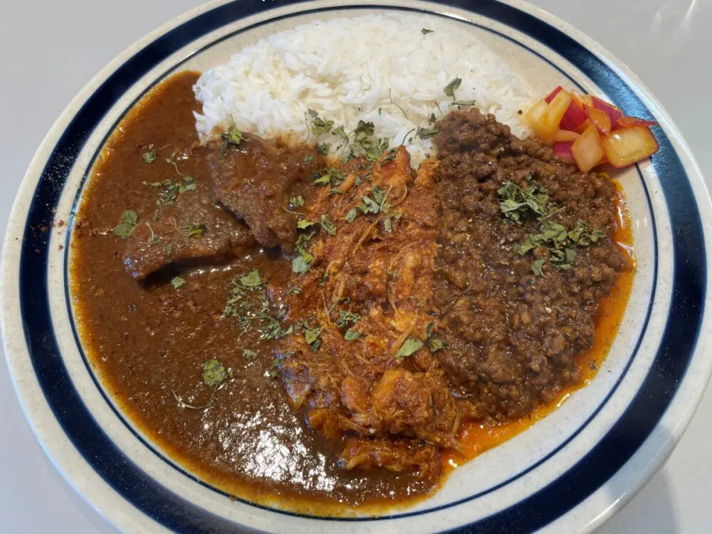 SARU CURRYの3種あいがけ