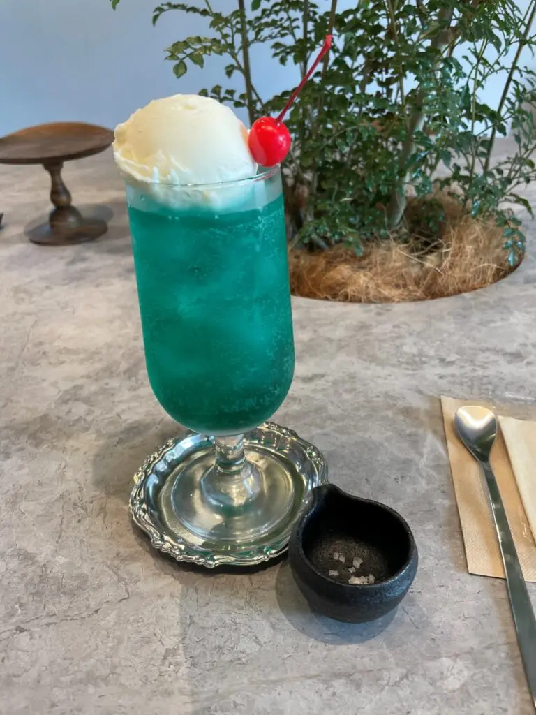 café saiのクリームソーダ