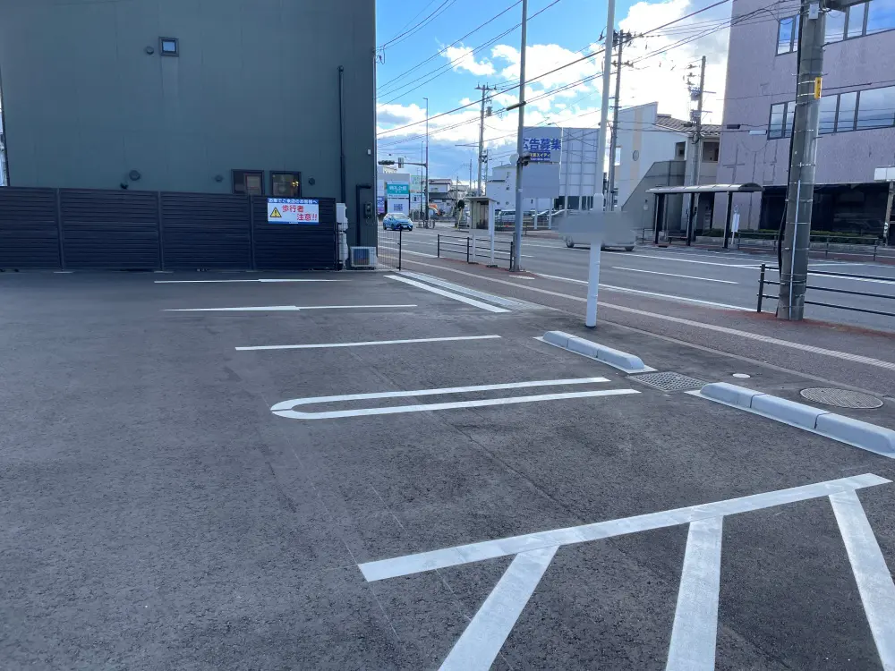 ラーメン豚山 八本松店の駐車場