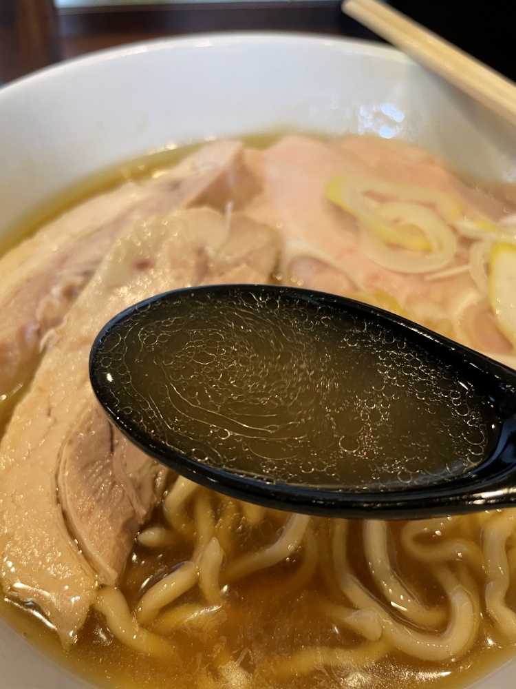 煮干しが凝縮したスープ