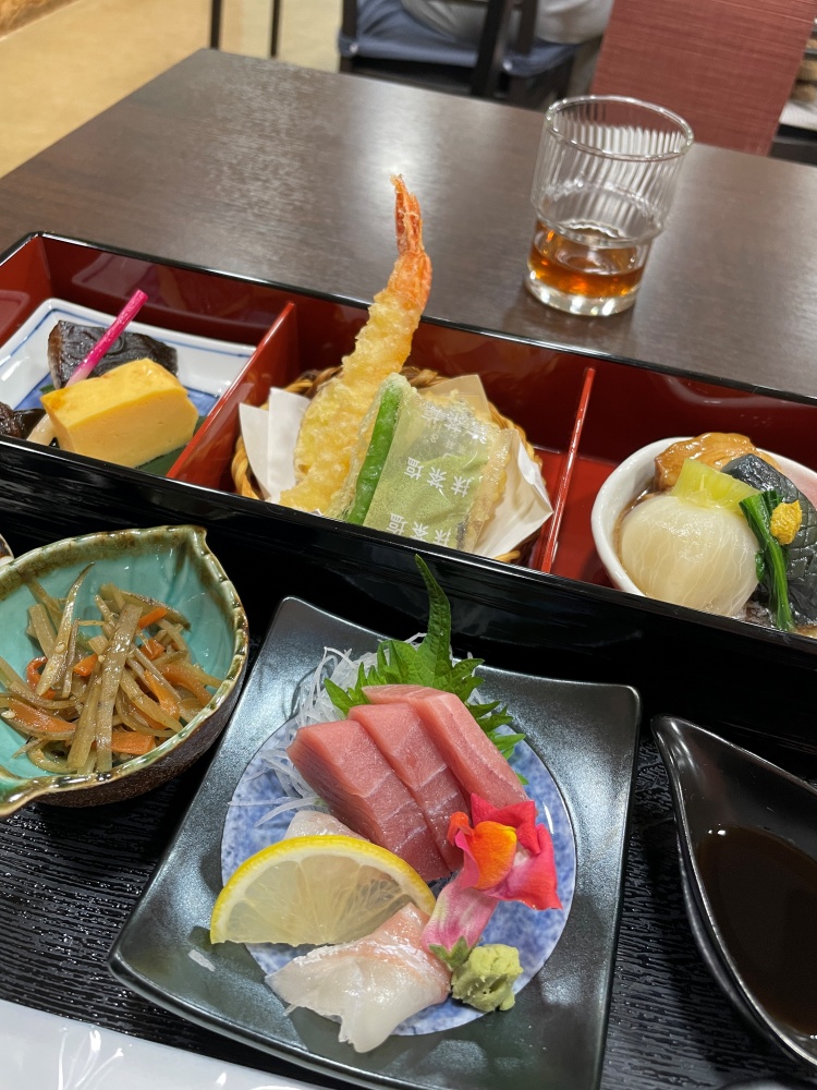 天ぷらやお刺身