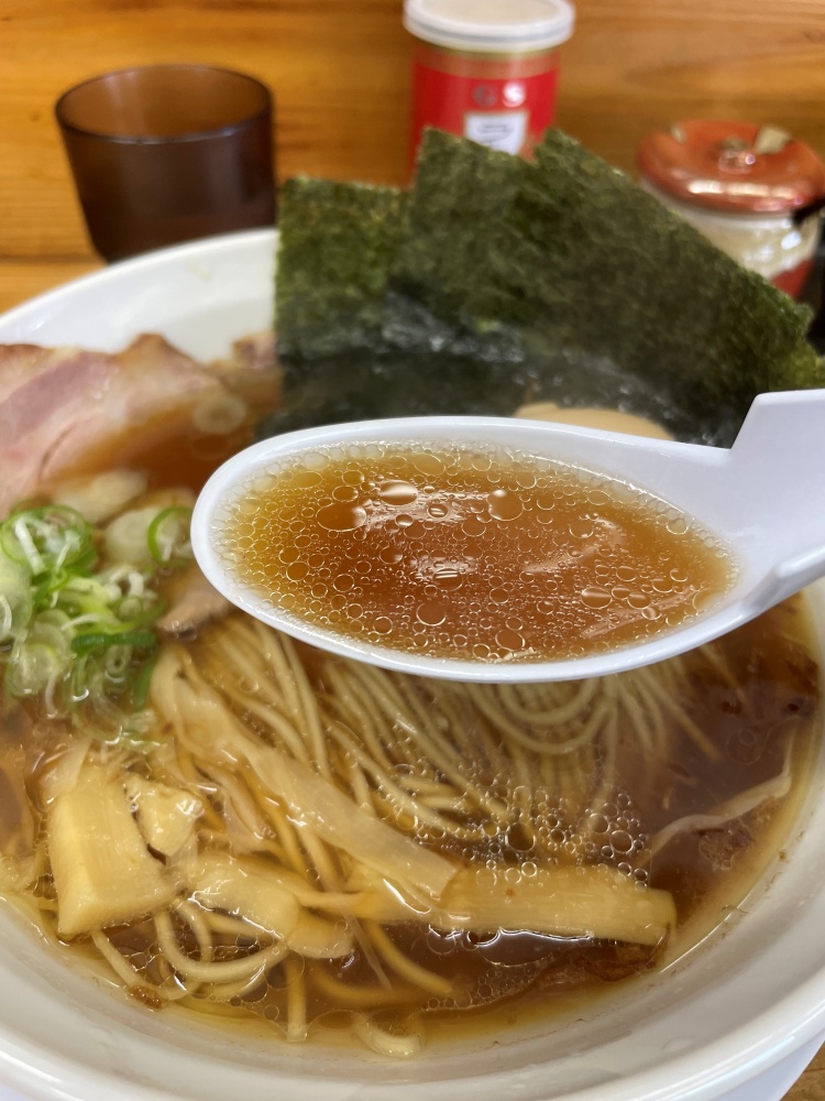 醤油の香り立つスープ