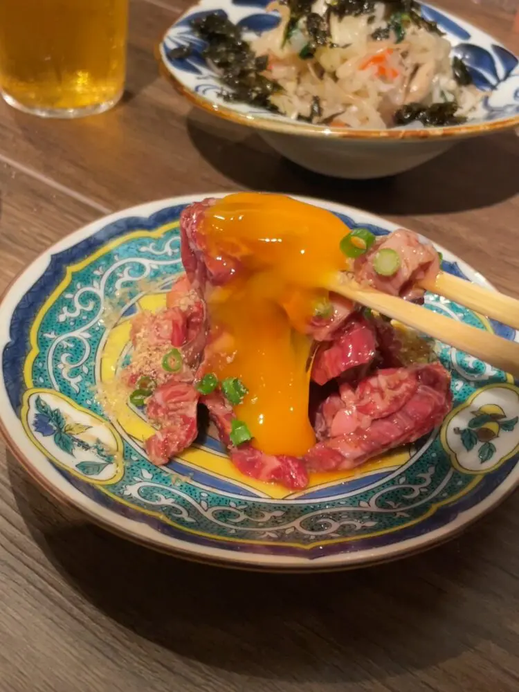 卵黄とユッケ