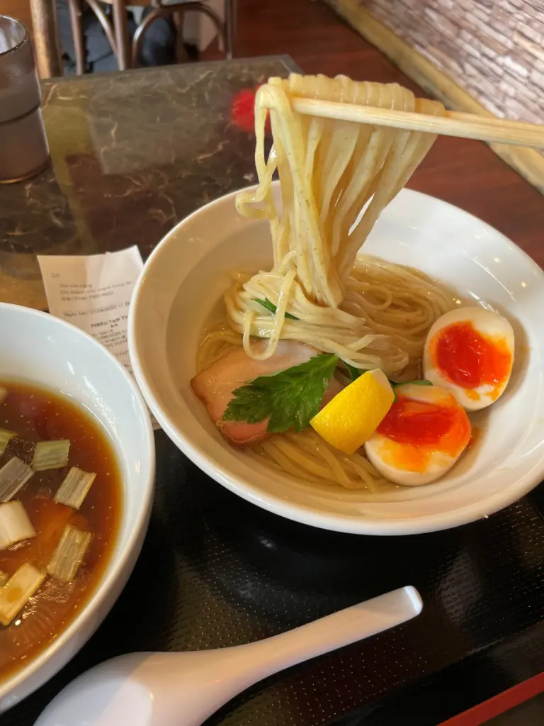 昆布水つけ麺味玉付き
