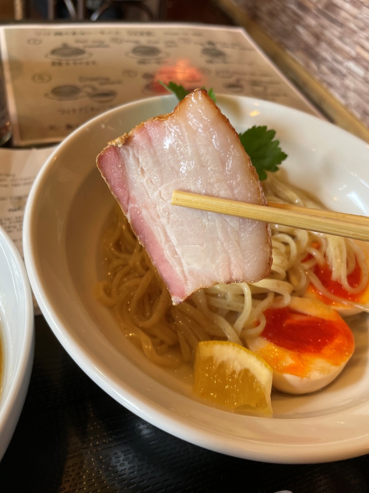吊るしチャーシュー