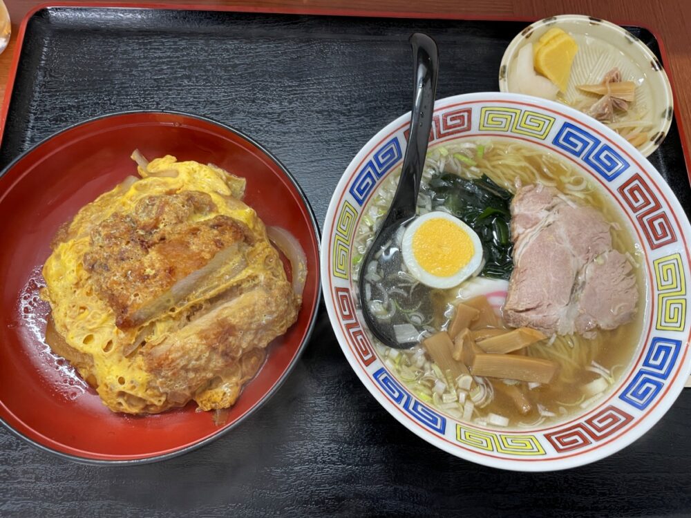 中華そばと半カツ丼