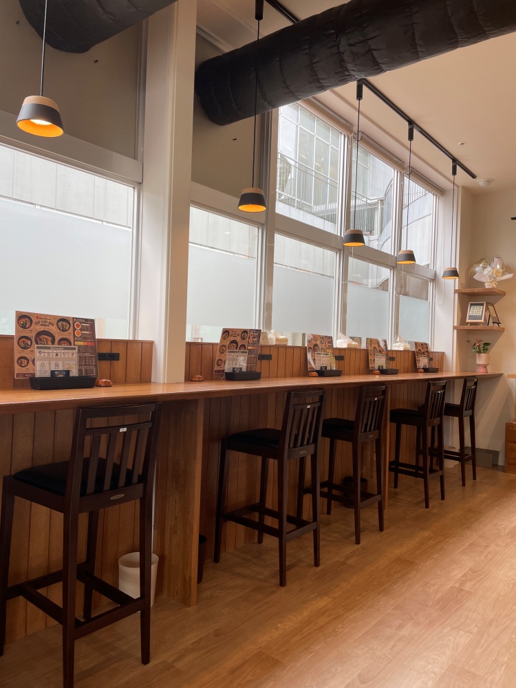 おしゃれで落ち着ける店内