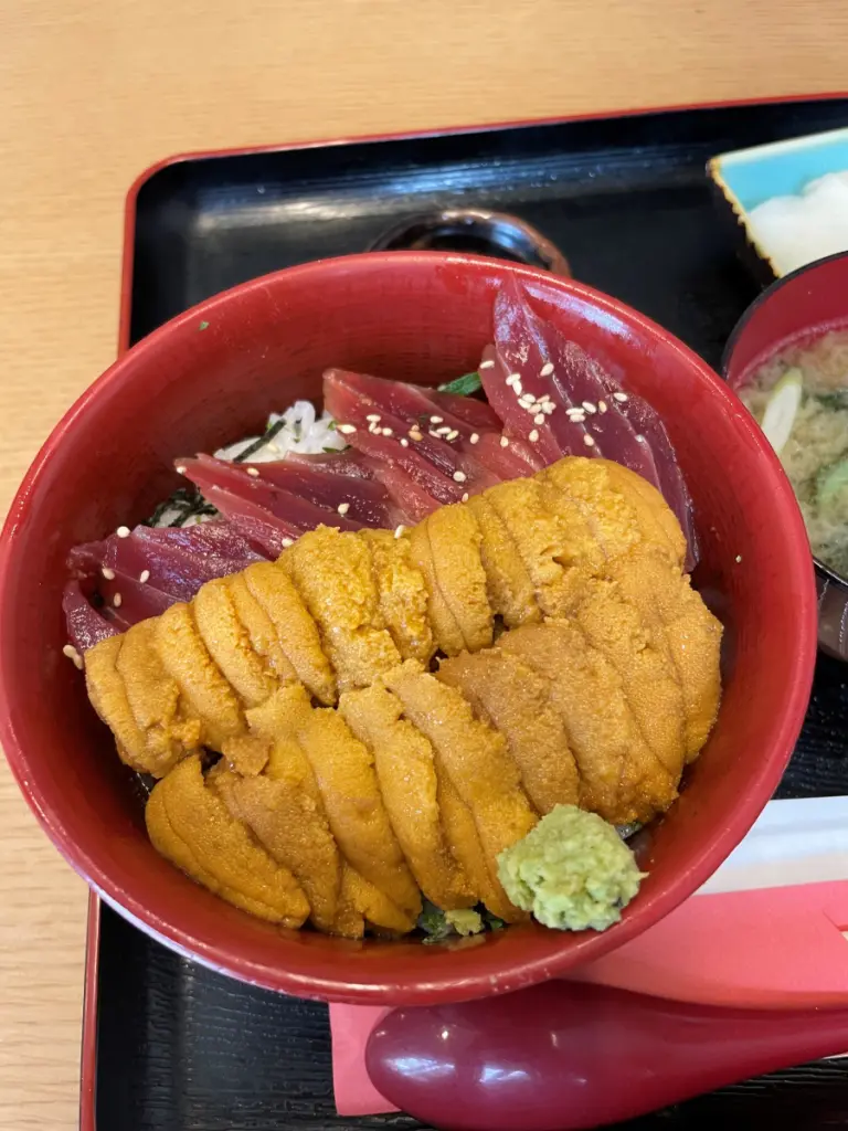 田束食堂のウニマグロ丼