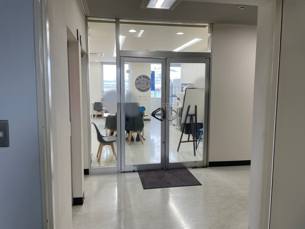 食堂KABUTOの入口