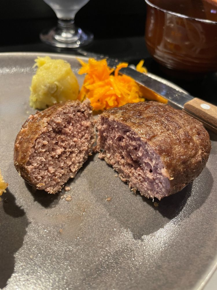 つなぎ不使用のハンバーグ